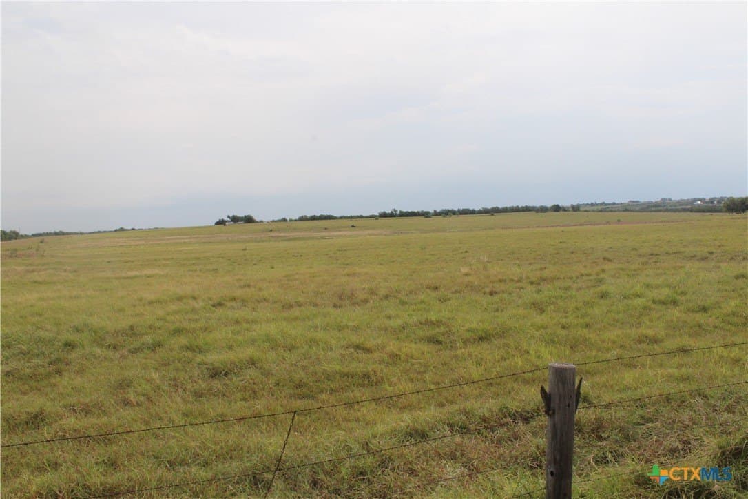 220 acres in Williamson County