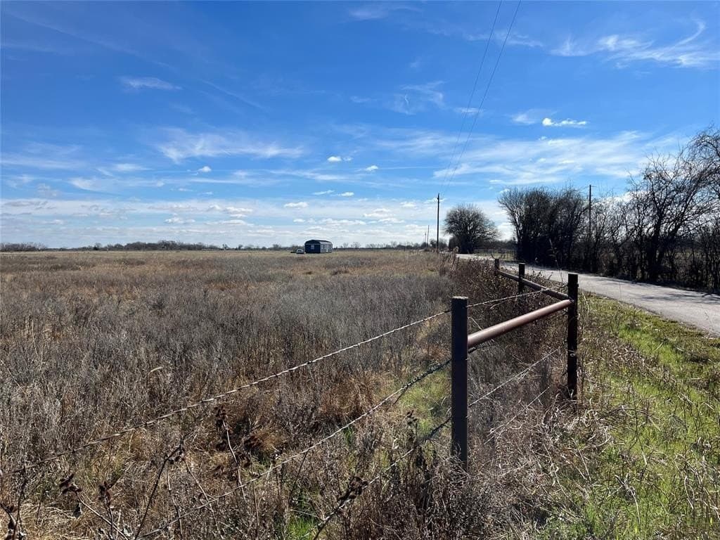 10 acres in Navarro County featured view