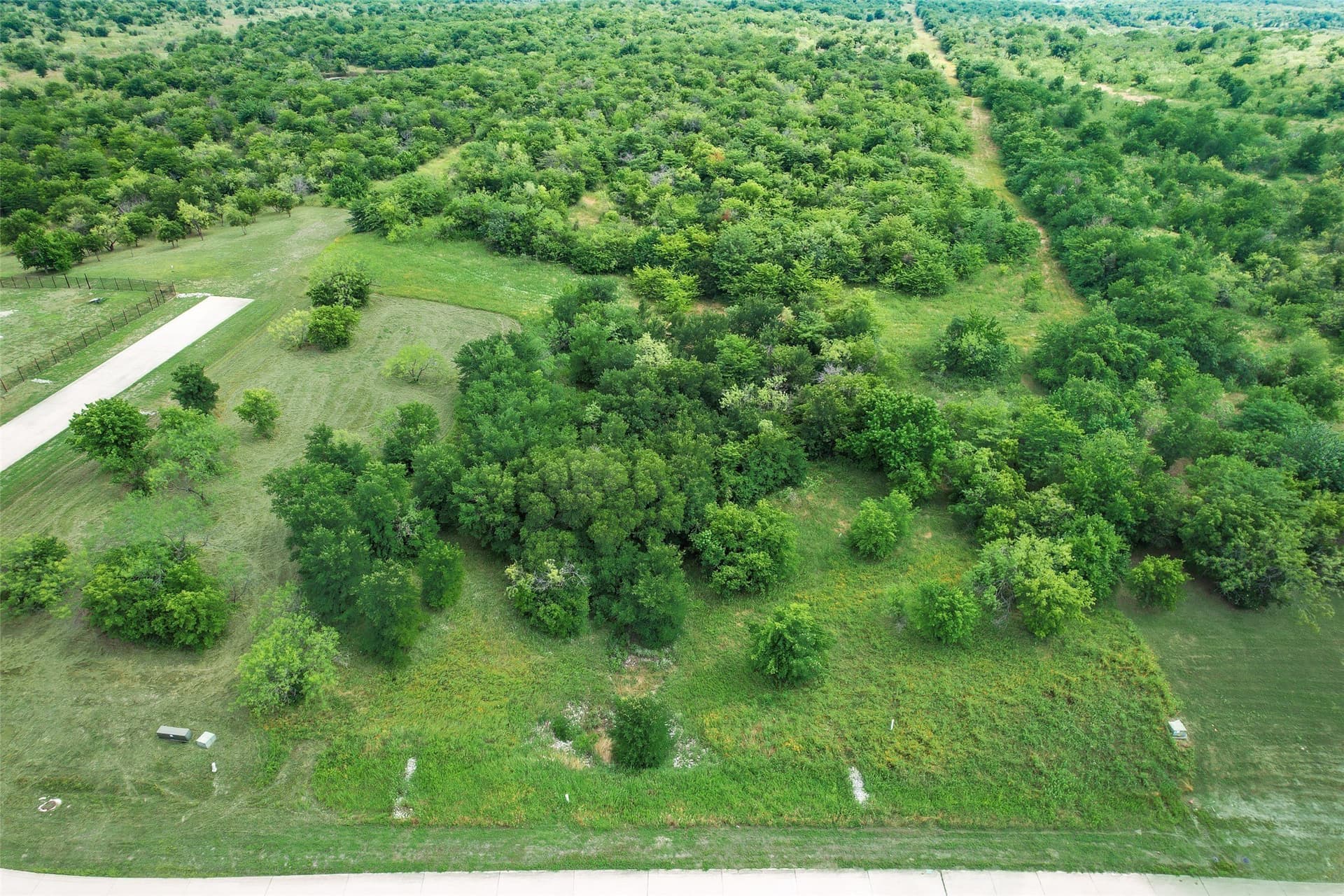 0.6 acres in Dallas County gallery image 3