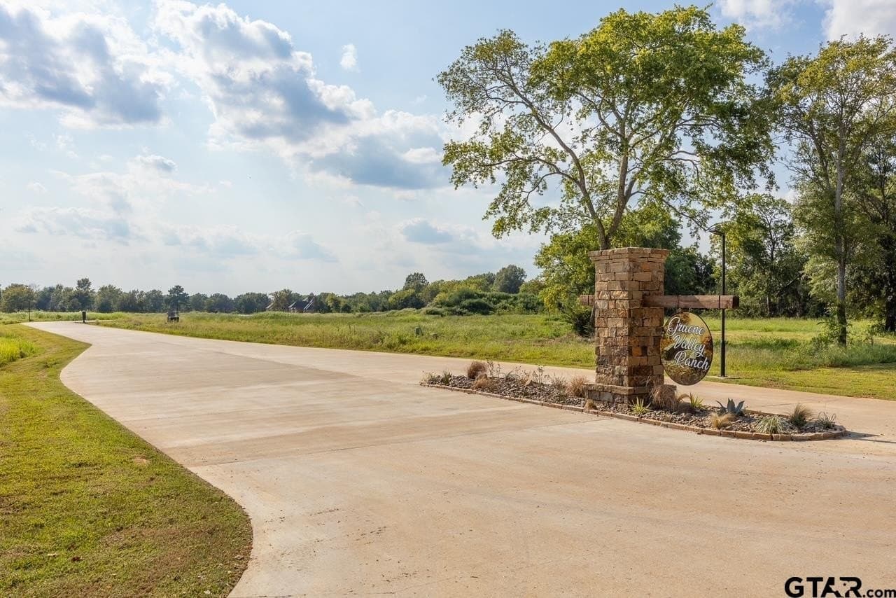 0.64 acres in Smith County gallery image 2