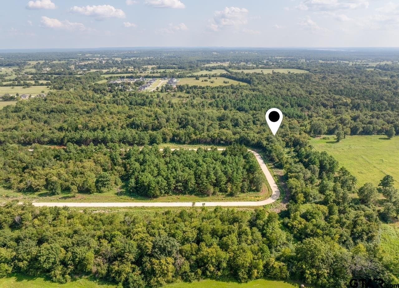 0.64 acres in Smith County - photo 7