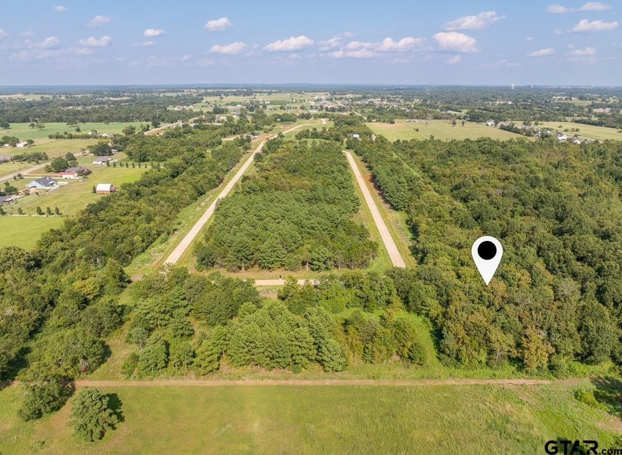 0.64 acres in Smith County - photo 12