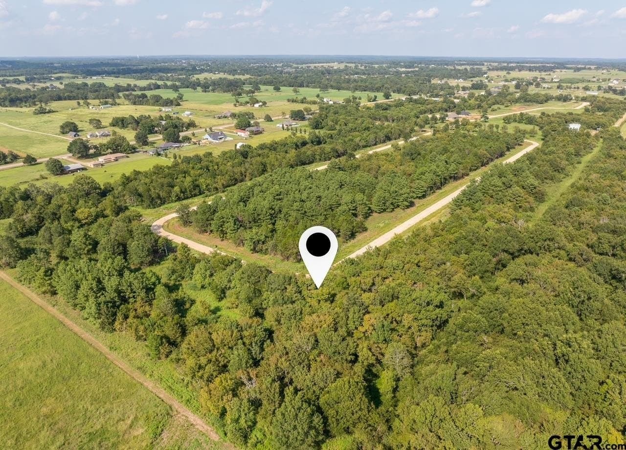 0.64 acres in Smith County - photo 6