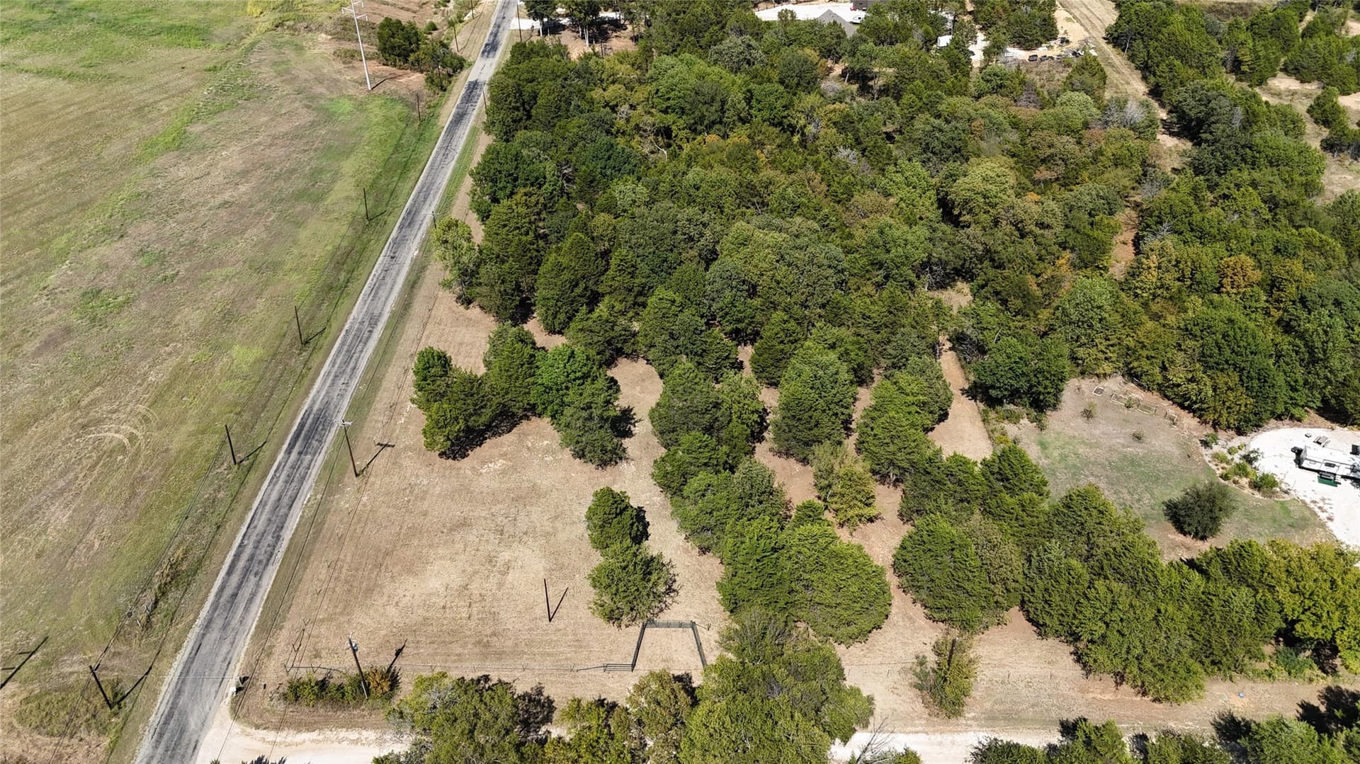 4.05 acres in Grayson County gallery image 4