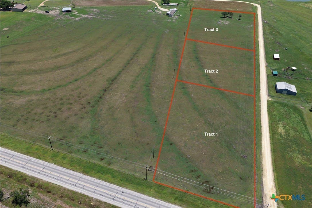 3 acres in Lavaca County gallery image 2