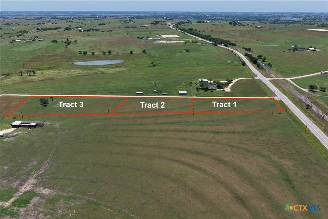 3 acres in Lavaca County