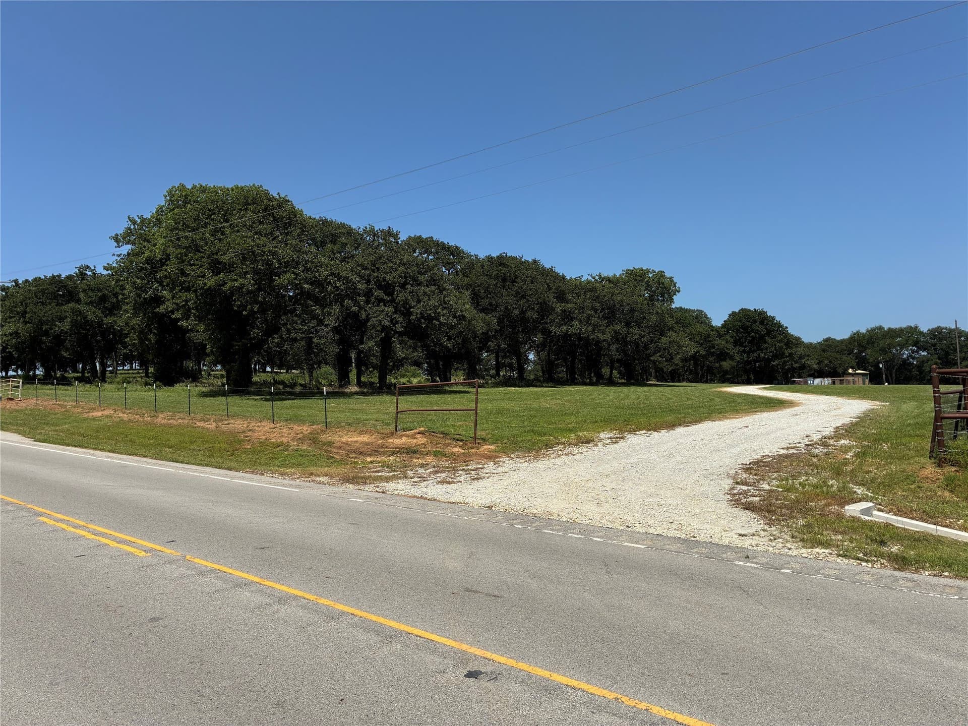 7 acres in Cooke County