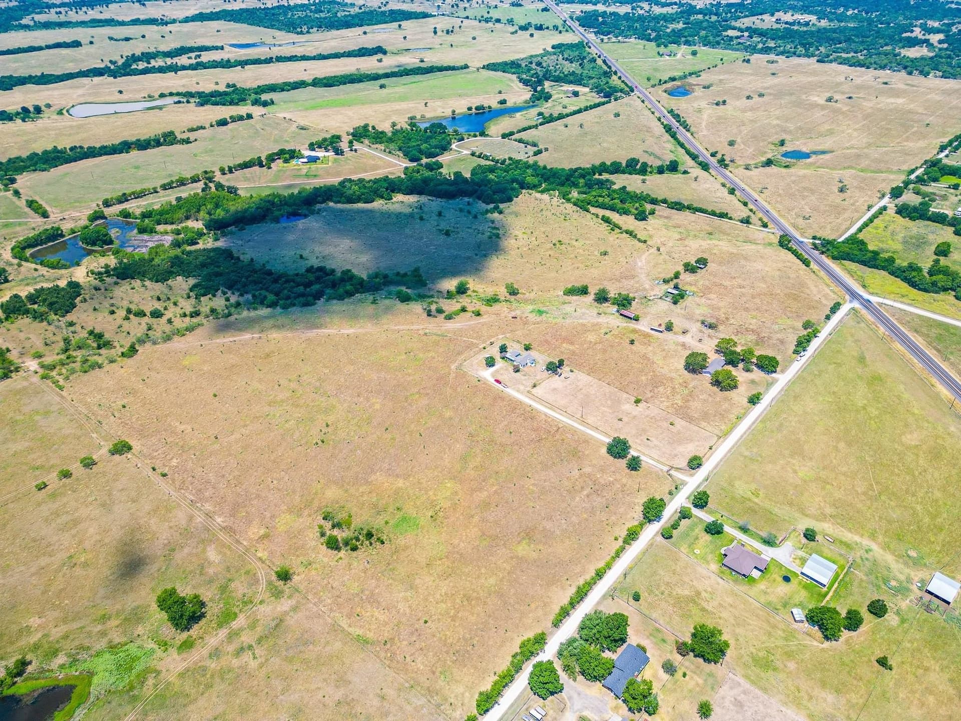 30 acres in Navarro County gallery image 4