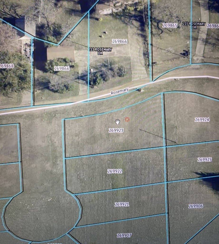 0.17 acres in Henderson County - photo 5