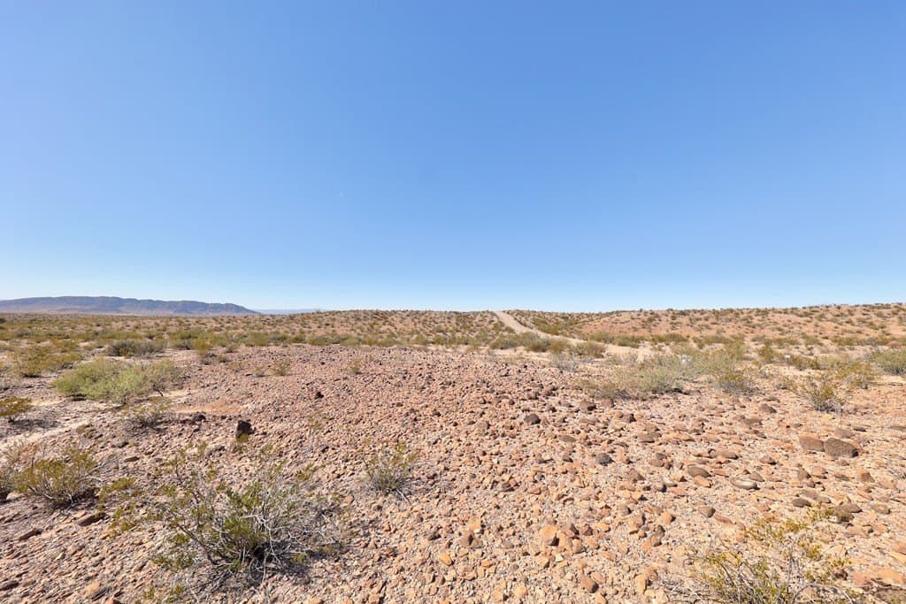 2 acres in Presidio County gallery image 3