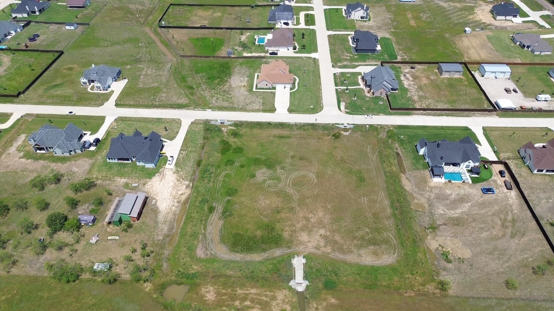2.21 acres in Ellis County featured view