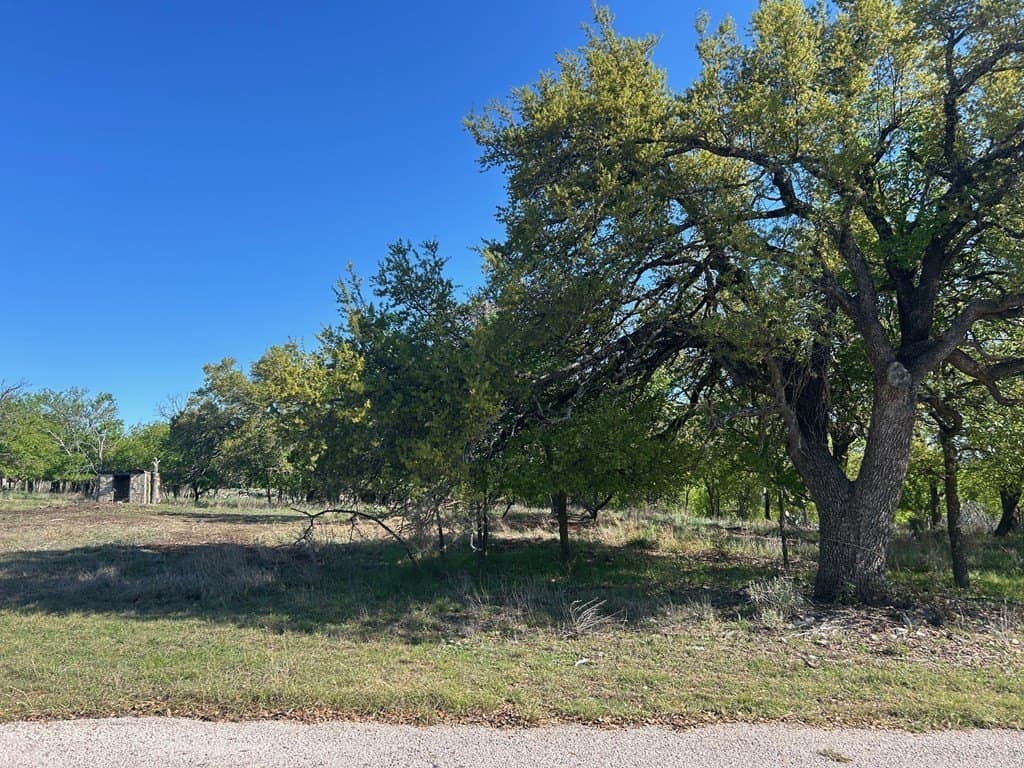 1.64 acres in Gillespie County gallery image 4