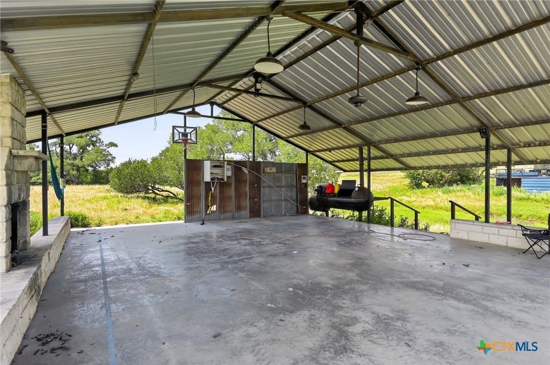 12.01 acres in Lampasas County gallery image 3