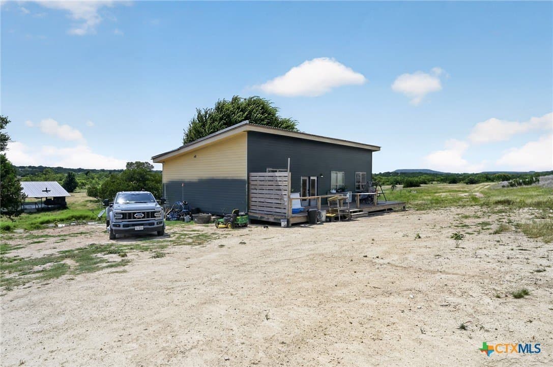 12.01 acres in Lampasas County gallery image 4