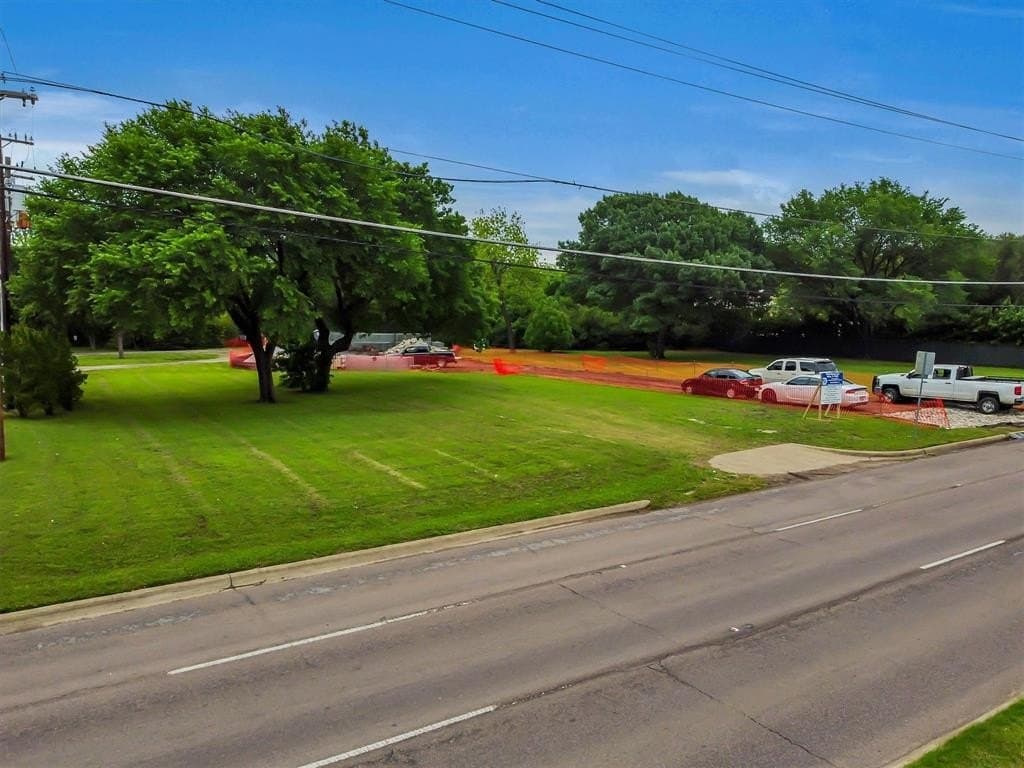 1.6 acres in Dallas County gallery image 3