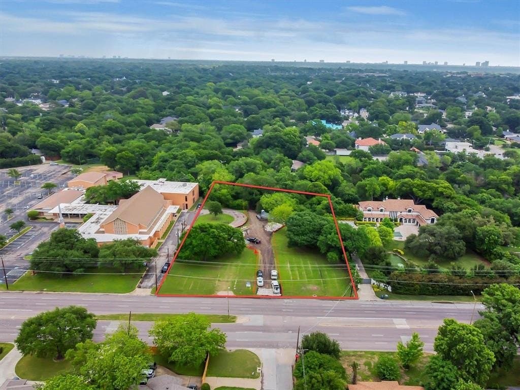 1.6 acres in Dallas County