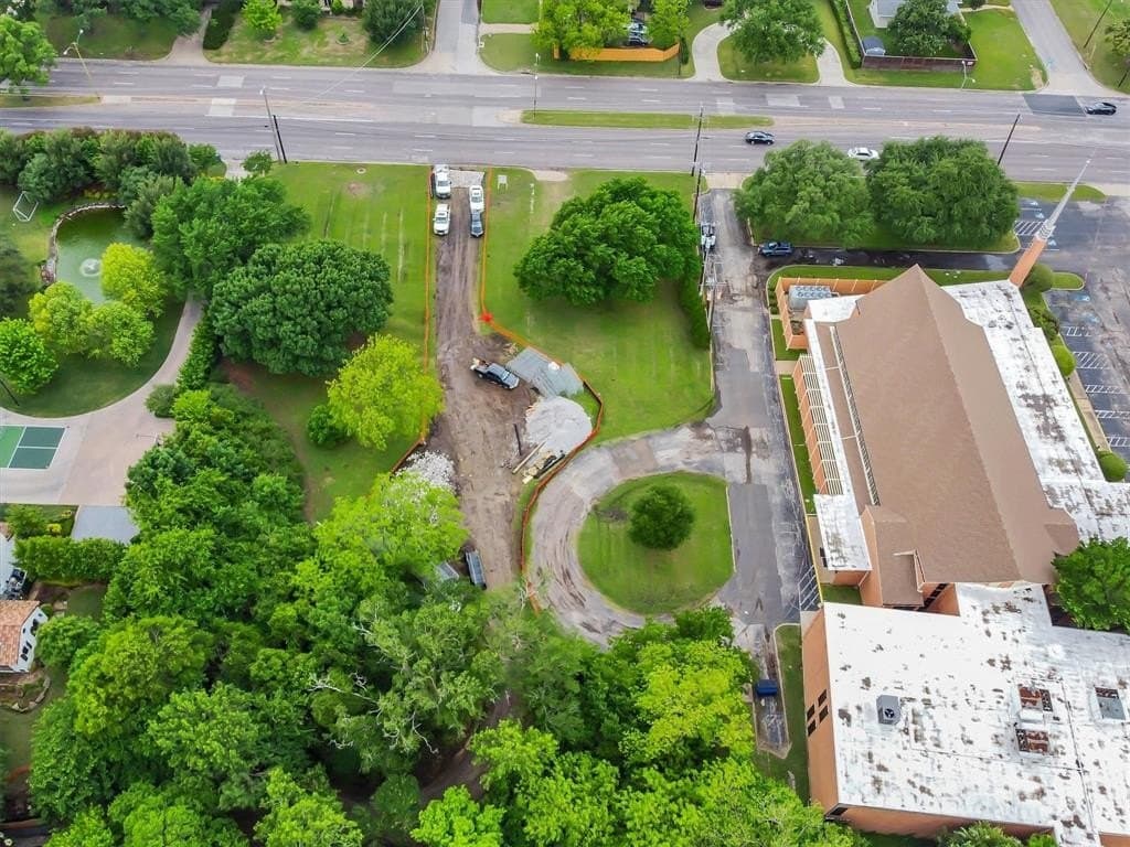 1.6 acres in Dallas County gallery image 2