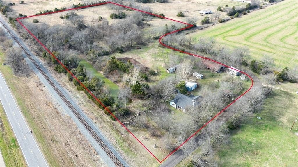 10 acres in Hopkins County