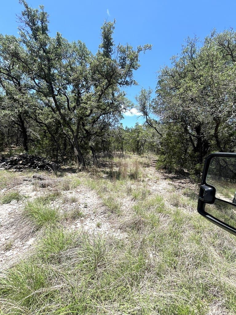 8.92 acres in Uvalde County - photo 6