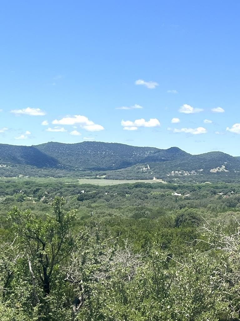 8.92 acres in Uvalde County