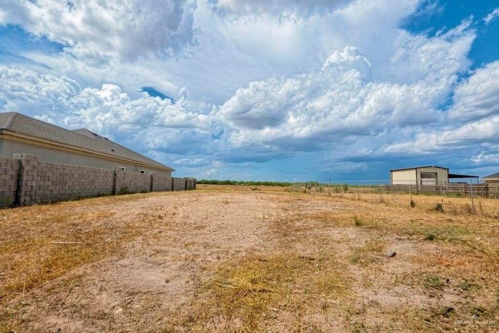 0.18 acres in Hidalgo County - photo 3