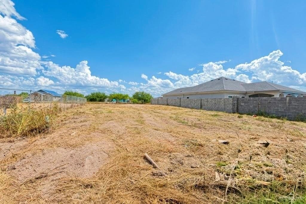 0.18 acres in Hidalgo County - photo 4