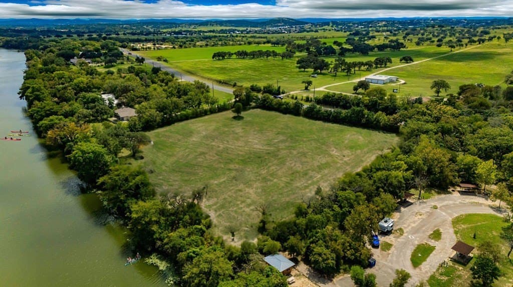 4.36 acres in Kerr County - photo 3