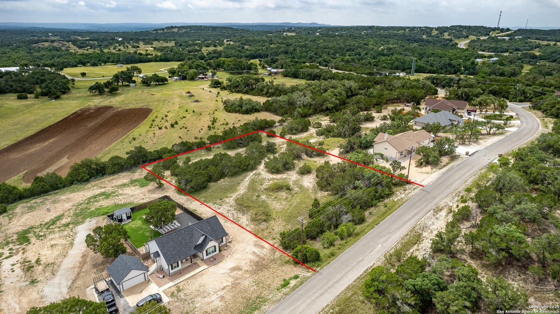 1.01 acres in Comal County gallery image 3