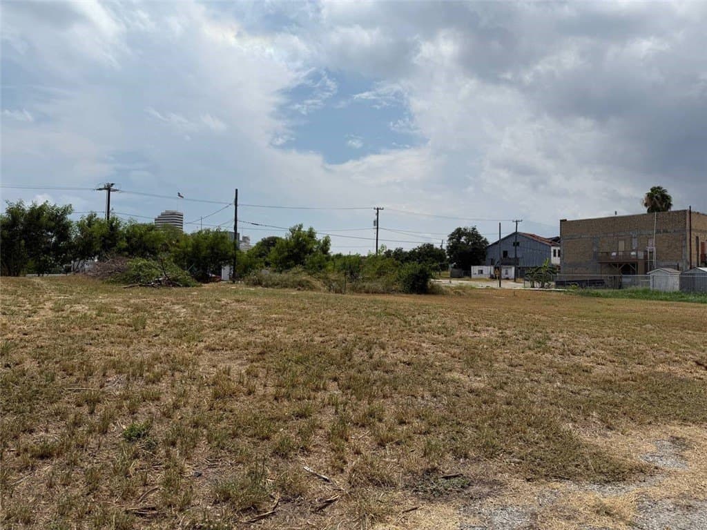 0.04 acres in Nueces County