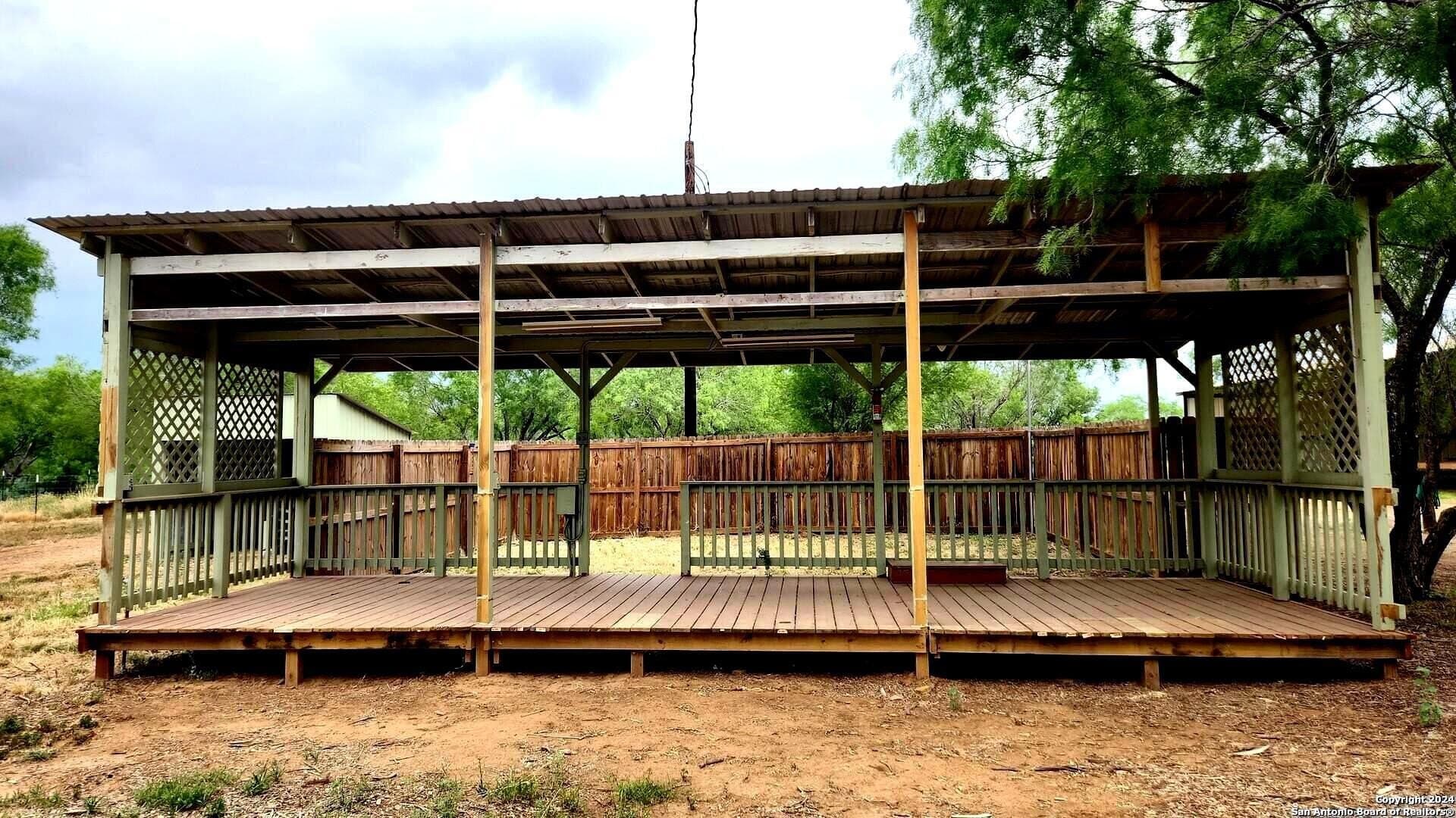 2 acres in Frio County - photo 7