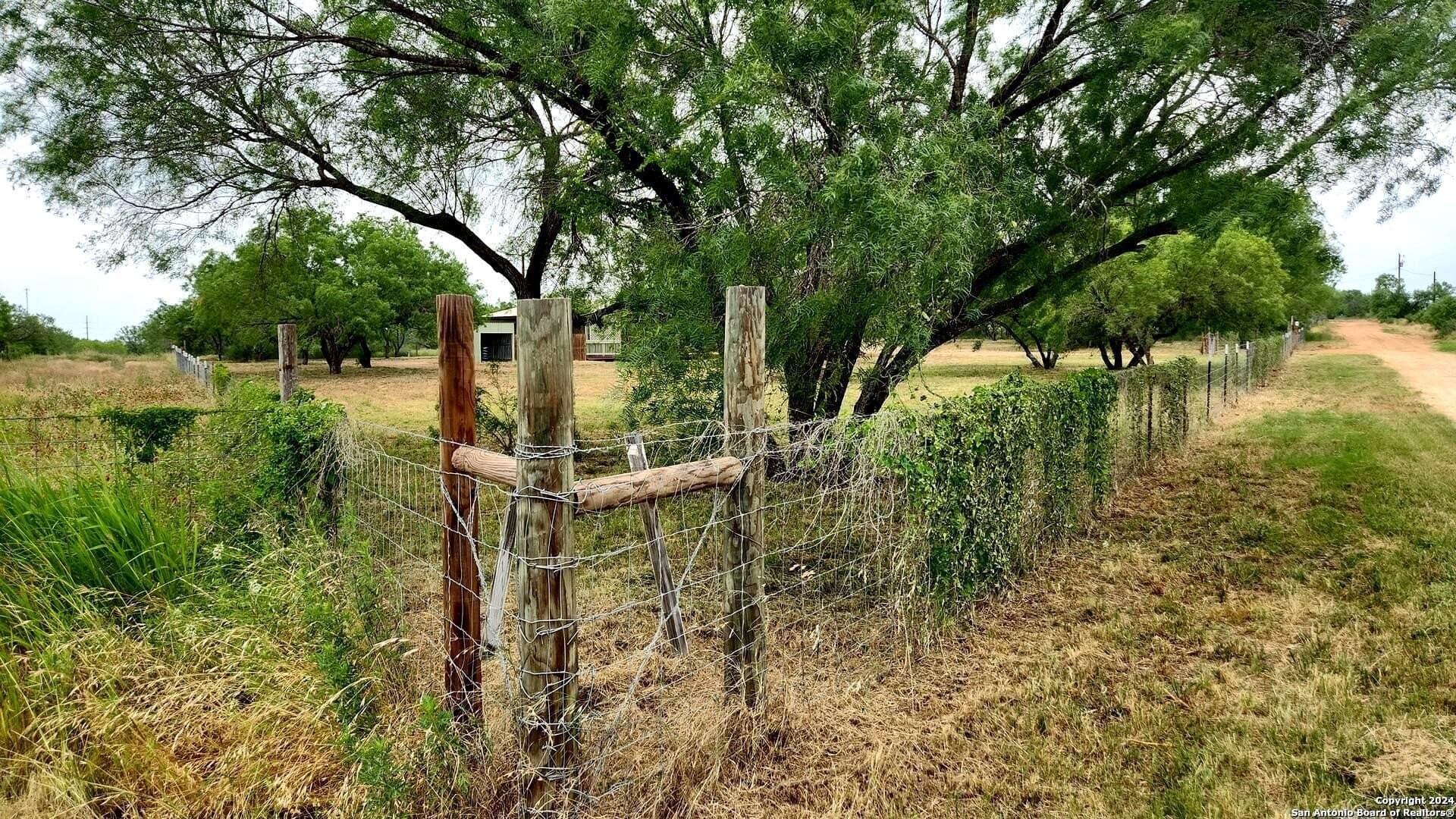2 acres in Frio County - photo 23