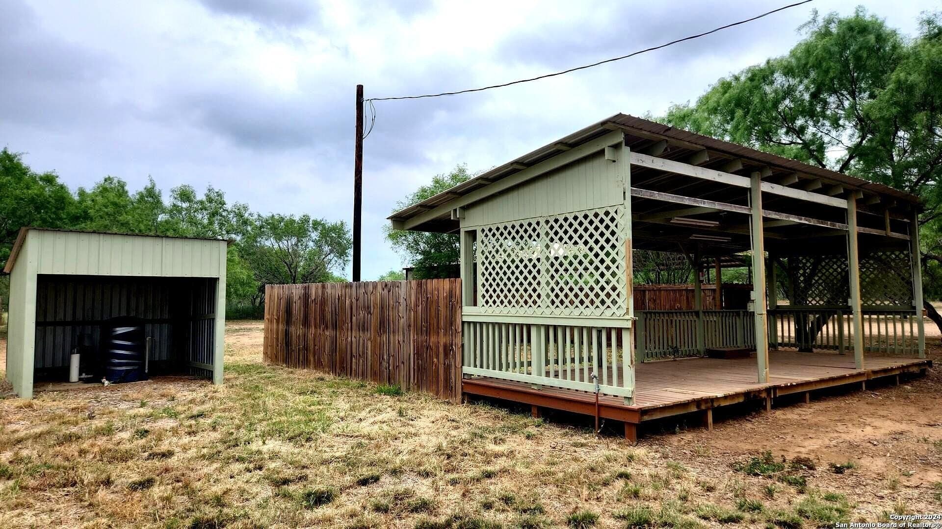 2 acres in Frio County - photo 8
