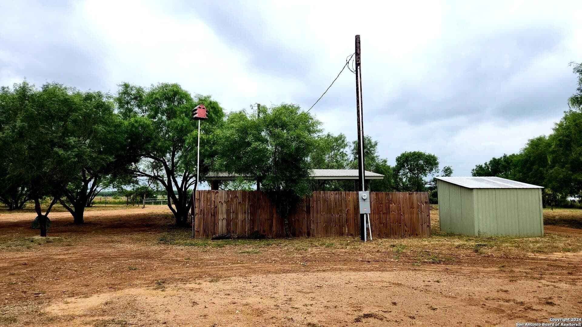 2 acres in Frio County - photo 9