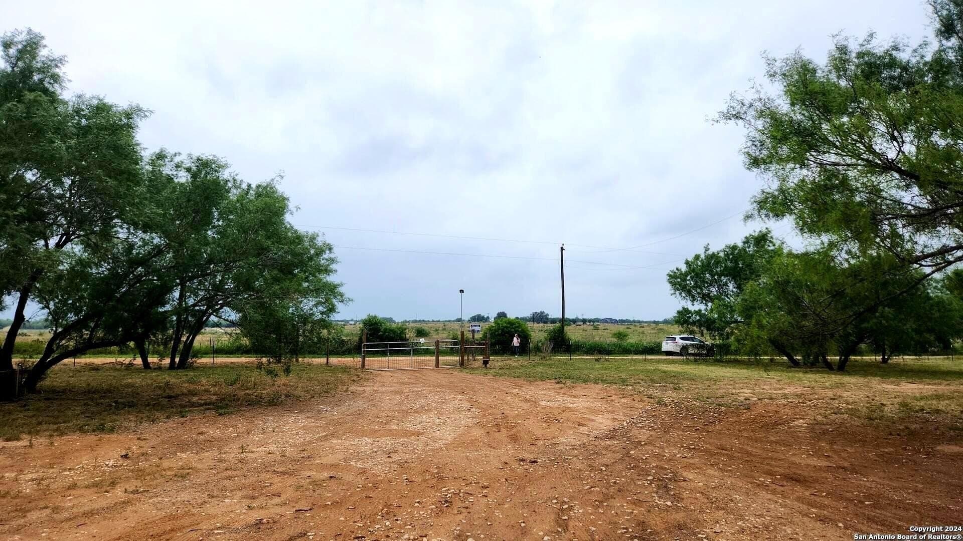 2 acres in Frio County - photo 22