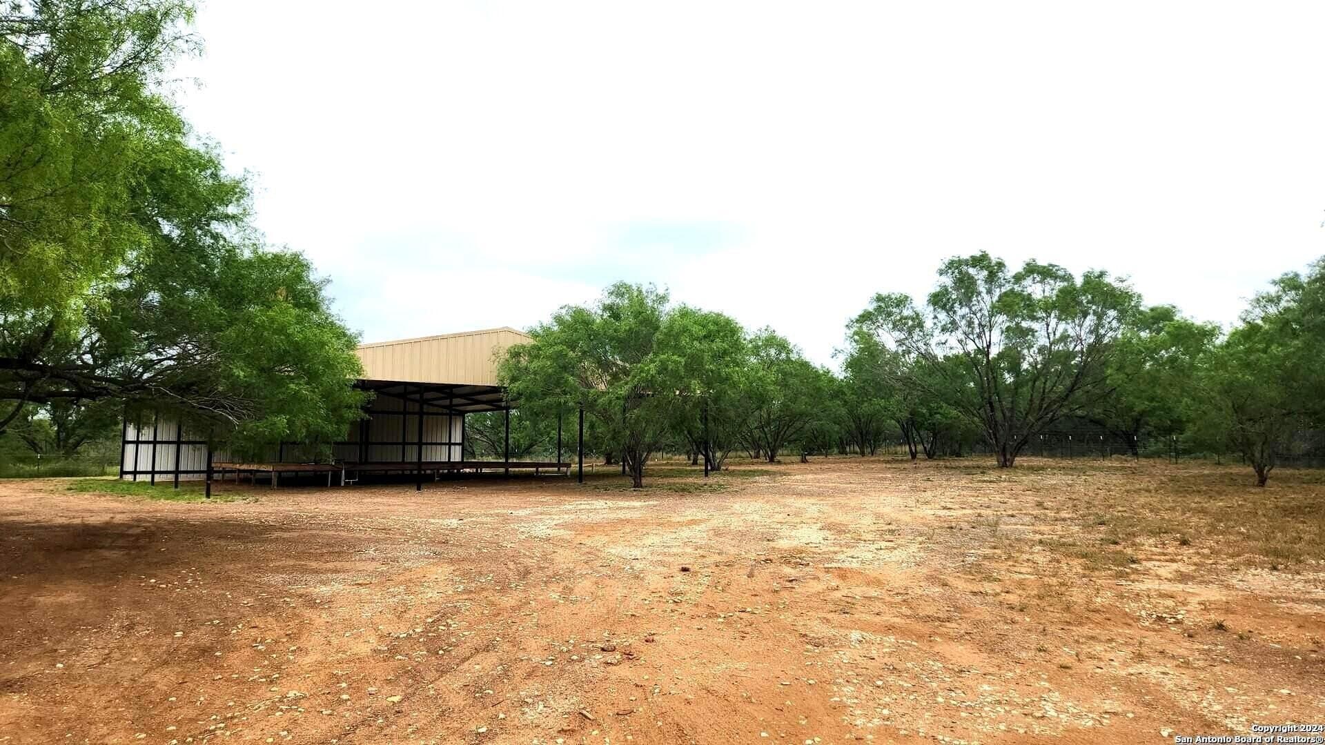 2 acres in Frio County - photo 16