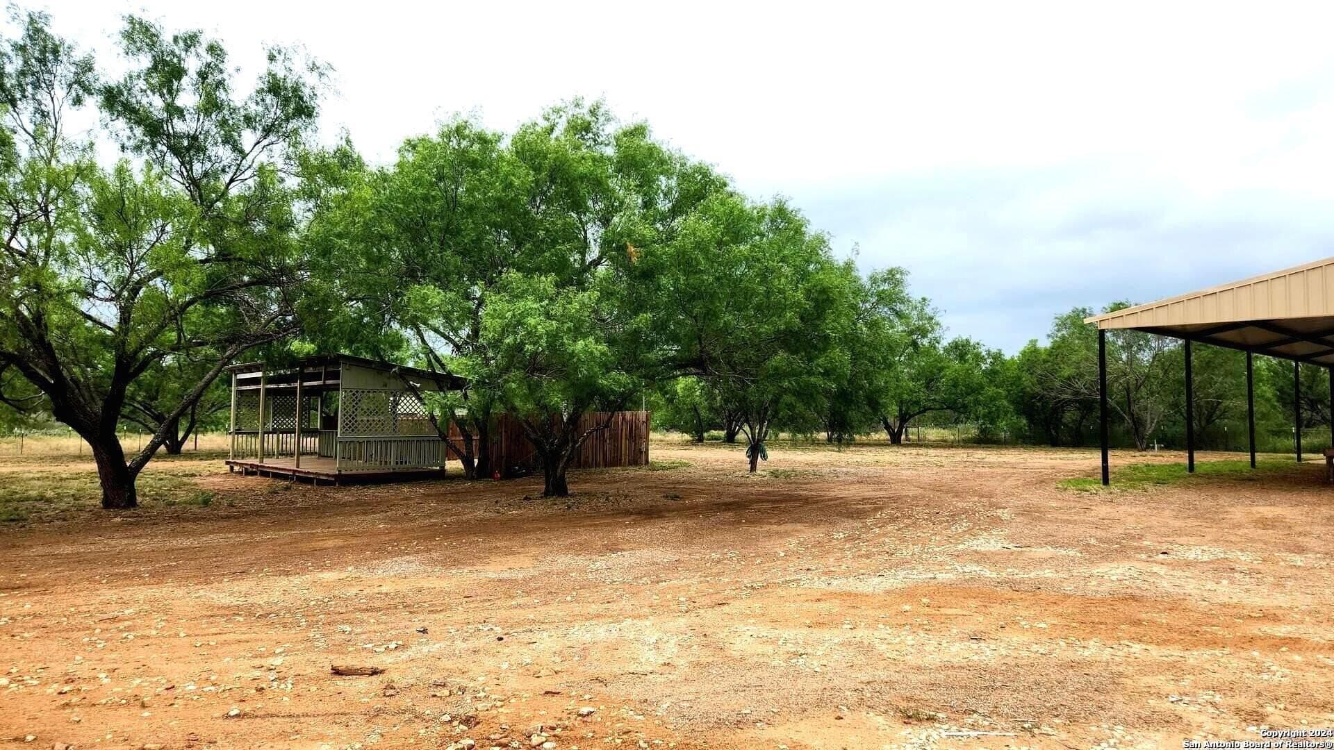 2 acres in Frio County - photo 17