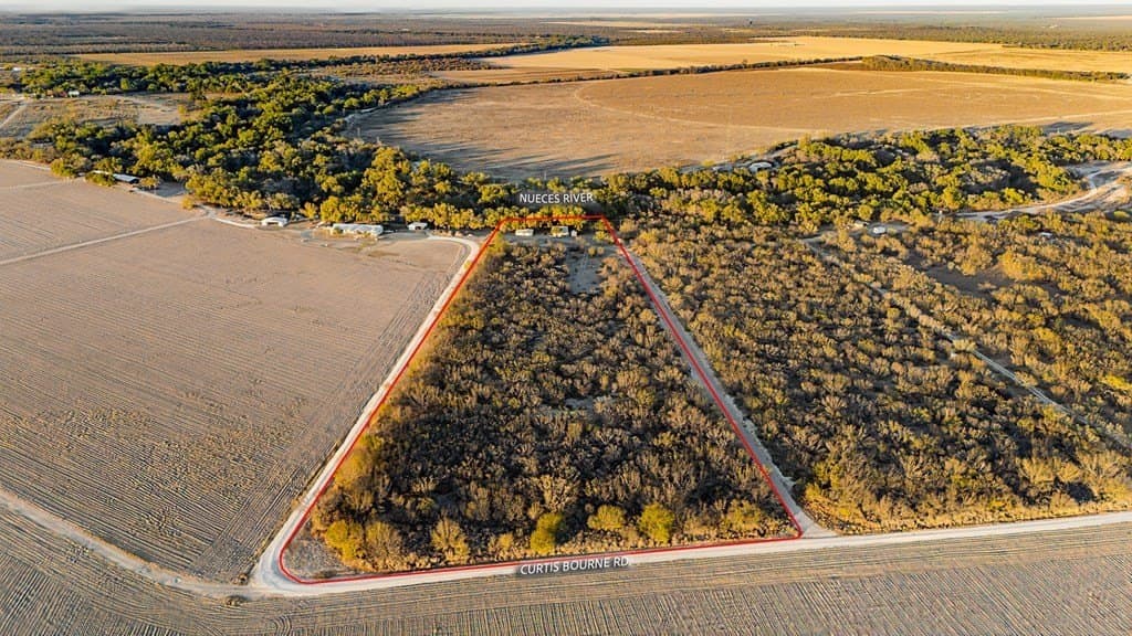 10 acres in Zavala County - photo 21