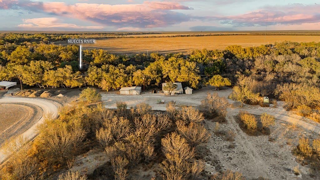 10 acres in Zavala County - photo 22
