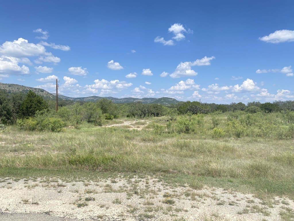 2.57 acres in Real County - photo 3