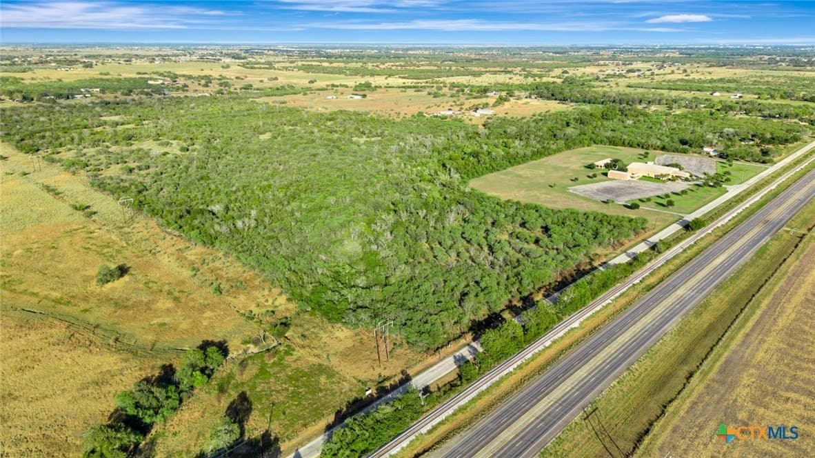 11.83 acres in Victoria County - photo 4