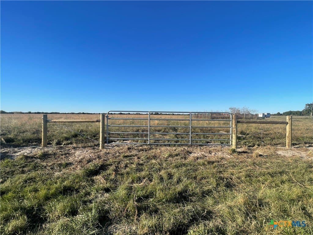 30 acres in Calhoun County