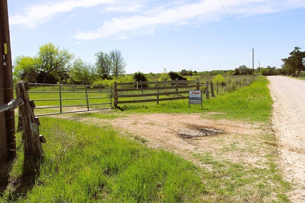 203.99 acres in Lavaca County - photo 2