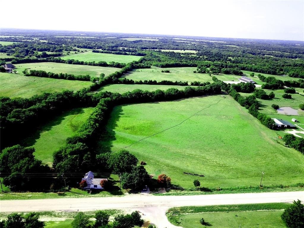 38.44 acres in Grayson County