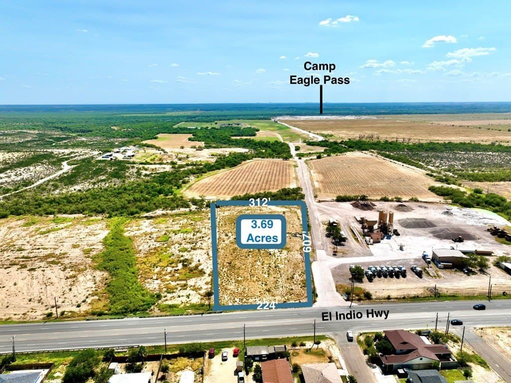3.7 acres in Maverick County gallery image 3