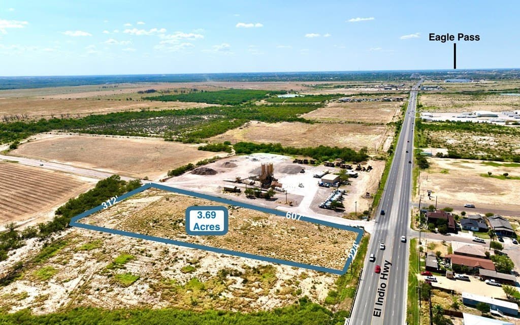 3.7 acres in Maverick County gallery image 2