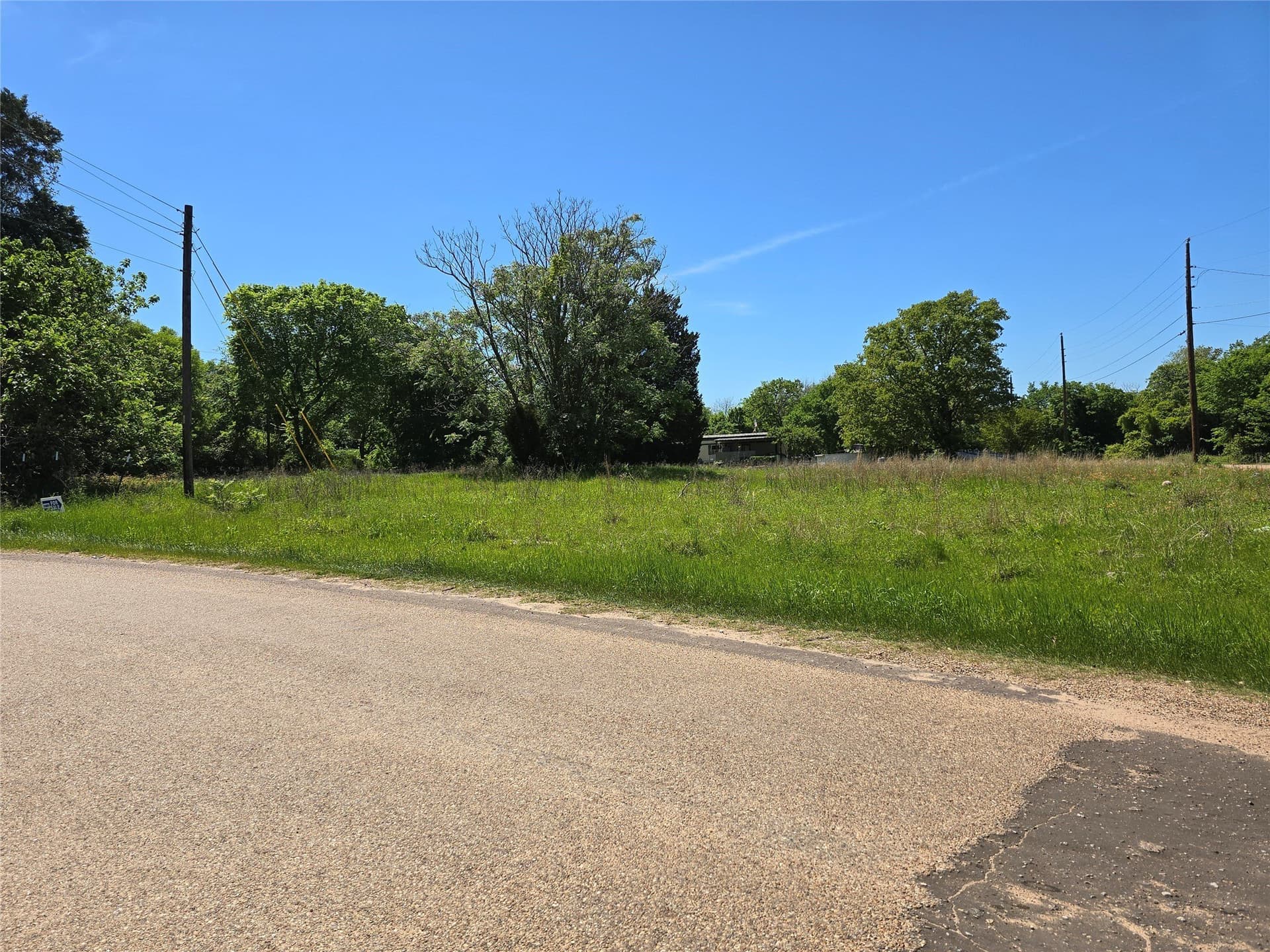 0.94 acres in Henderson County - photo 2