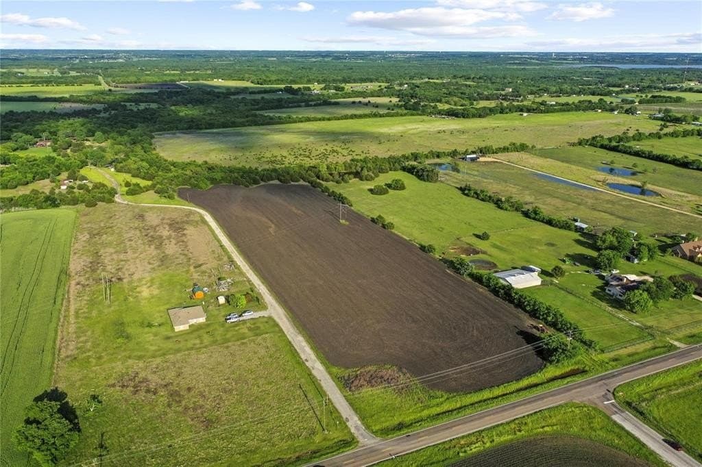 10.09 acres in Collin County gallery image 3