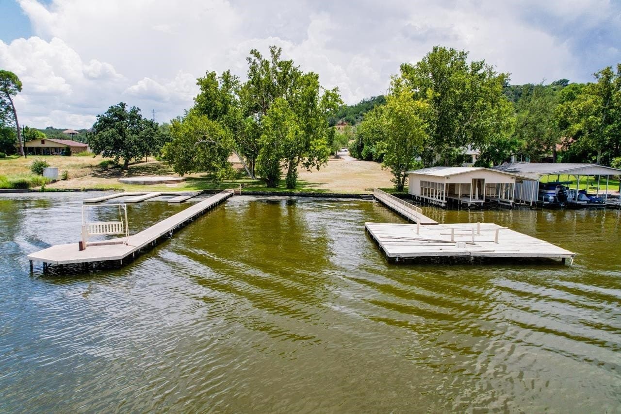 1.75 acres in Burnet County gallery image 3