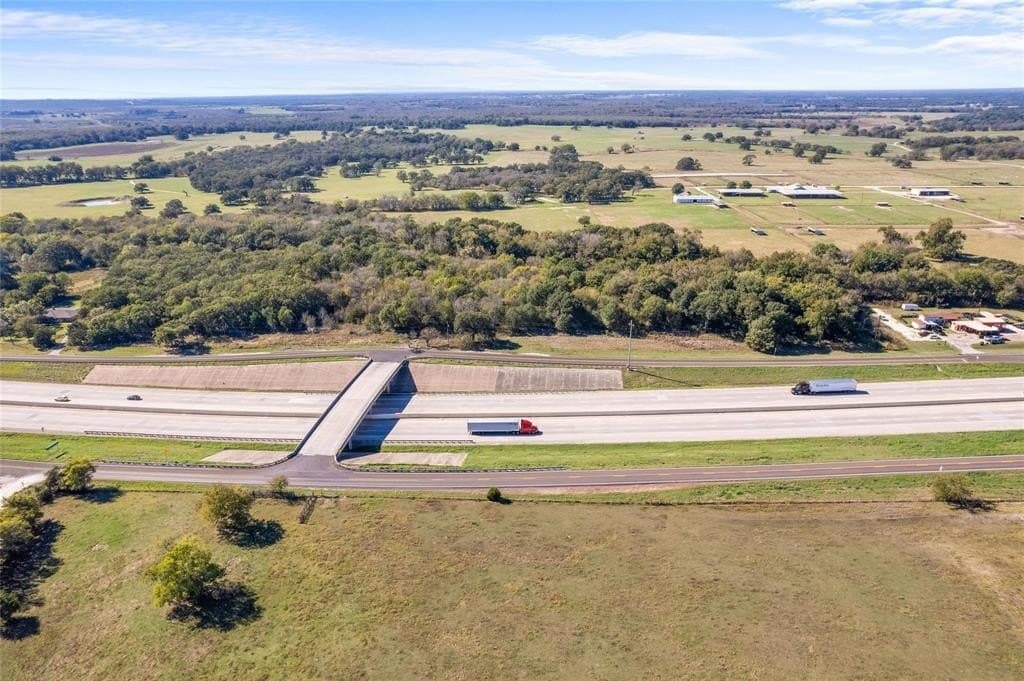 8.93 acres in Navarro County gallery image 3