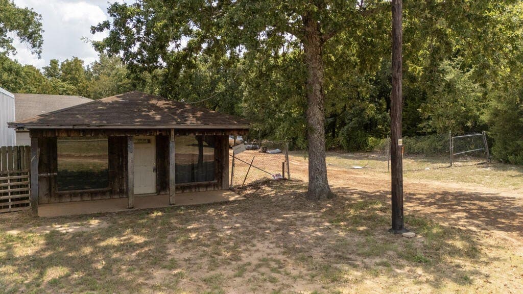 9,999 acres in Henderson County - photo 25
